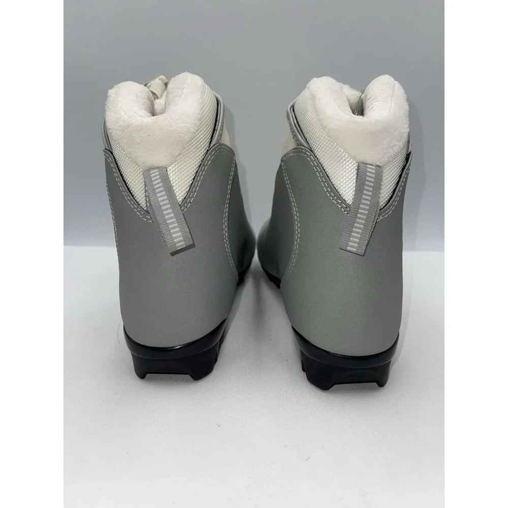 Rossignol women's X-1 Ultra FW size‎ 40 US size 9.5 cross country ski boots